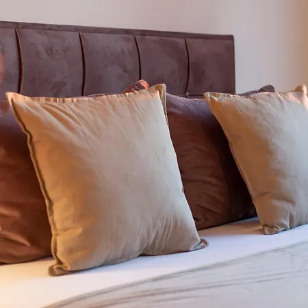 - Waterfront Apartment Belgrade