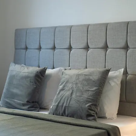 - Waterfront Apartamento