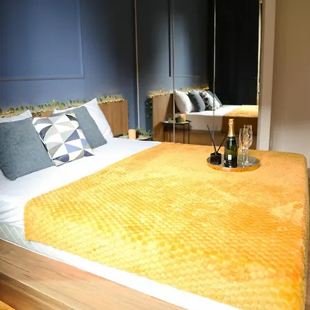 - Waterfront Apartamento